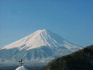 ３月 新雪をかぶった富士山