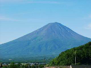 ８月 全く雪のない富士山